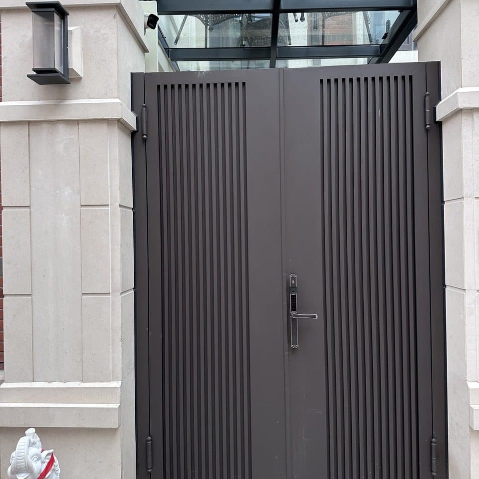 High Quality Sliding Electric Metal Outdoor Courtyard Entrance Gates for Ranch & Construction Site Shanghai CAD Customized